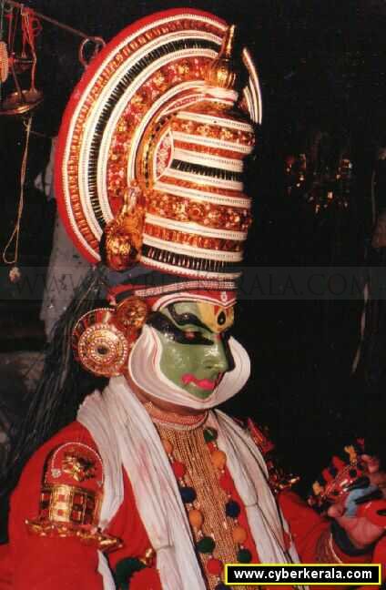 Kalamandalam Vasunni as Arjunan in Santhanagopalam
