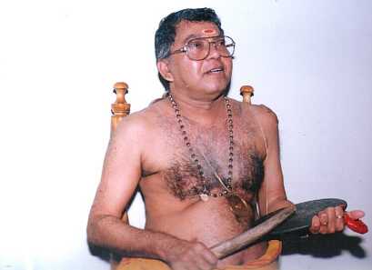 Kalamandalam Sankaran Embranthiri singing for Kathakalipadakacheri